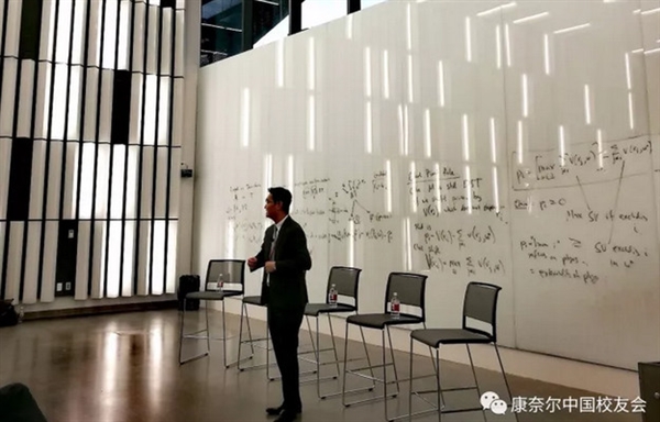 马化腾：<a  data-cke-saved-href='http://www.100ec.cn/zt/wlzf/' href='http://www.100ec.cn/zt/wlzf/' target='_blank'>微信支付</a>和<a  data-cke-saved-href='http://www.100ec.cn/zt/wlzf/' href='http://www.100ec.cn/zt/wlzf/' target='_blank'>支付宝</a>是超越<a  data-cke-saved-href='http://www.100ec.cn/zt/world/' href='http://www.100ec.cn/zt/world/' target='_blank'>全球</a><a  data-cke-saved-href='' href='' target='_blank'>互联网</a>的创新
